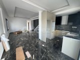 Karşıyaka, Girne’de Çatı Teraslı ve Muhteşem Deniz ve Dağ Manzaralı Modern 3+1 Villa