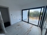 Karşıyaka, Girne’de Çatı Teraslı ve Muhteşem Deniz ve Dağ Manzaralı Modern 3+1 Villa