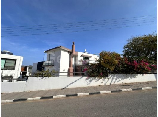 Girne Ozanköy’de Satılık 3+1 Villa