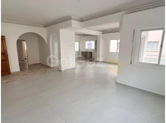 GAZİMAĞUSA GÜLSEREN SATILIK EŞYASIZ 3+1 DAİRE