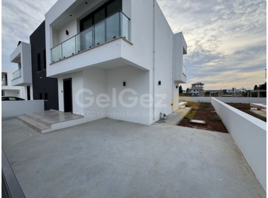 GAZİMAĞUSA YENİBOĞAZİÇİ SATILIK EŞYASIZ 3+1 HAVUZLU SIFIR VILLA