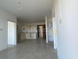 Alsancak, Girne’de Balkon ve Çatı Teraslı Modern 2+1 Daire