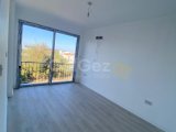 Alsancak, Girne’de Balkon ve Çatı Teraslı Modern 2+1 Daire
