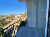 Alsancak, Girne’de Balkon ve Çatı Teraslı Modern 2+1 Daire