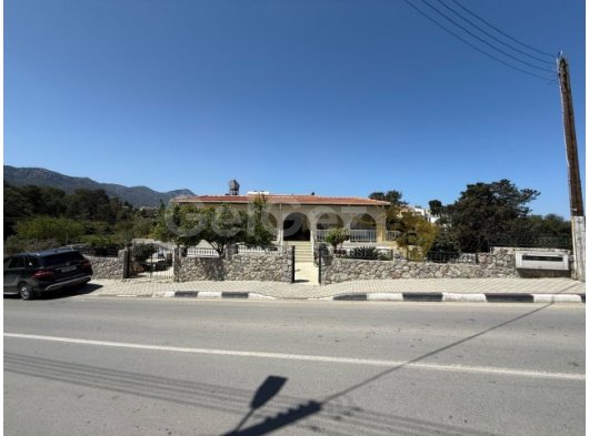 Çatalköy’de Geniş Arazi Üzerinde Çok Amaçlı Mülk – Yatırımlık Fırsat Eşdeğer Koçan | 2 Dönüm 2 Evlek Arazi | 493m² Kapalı Alan