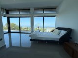 Satılık – Çatalköy, Girne, Kuzey Kıbrıs’ta Eşdeğer Koçanlı, Özel Havuzlu ve Panoramik Deniz Manzaralı Lüks 5+1 Villa