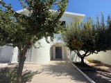 Edremit, Girne’de Geniş Bahçeli, Havuzlu ve Teraslı 4+1 Villa – Türk Kocanlı