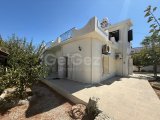 Edremit, Girne’de Geniş Bahçeli, Havuzlu ve Teraslı 4+1 Villa – Türk Kocanlı