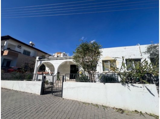 Girne Merkezde İki Geleneksel Tarzda Ev – Kaçırılmayacak Fırsat