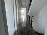 Karşıyaka, Girne’de Çatı Teraslı ve Muhteşem Deniz ve Dağ Manzaralı Modern 3+1 Villa