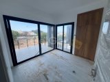 Karşıyaka, Girne’de Çatı Teraslı ve Muhteşem Deniz ve Dağ Manzaralı Modern 3+1 Villa