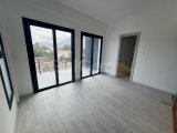 Karşıyaka, Girne’de Çatı Teraslı ve Muhteşem Deniz ve Dağ Manzaralı Modern 3+1 Villa