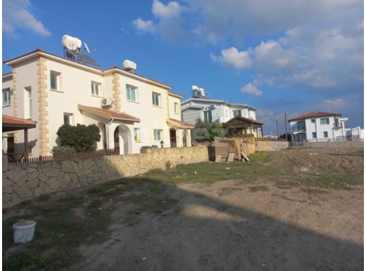 Gönyeli, Lefkoşa’da Geleneksel 3+1 İkiz Villa