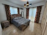 Merit hotellere 5 dakika yürüme mesafesinde, satilik ozel havuzlu 3+1 villa 810m2 arsa