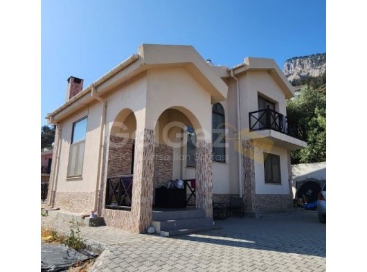Karşıyaka, kiralik 3+1 villa +905428777144 Русский, English, Türkçe