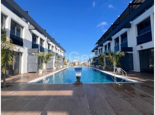 Deniz ve Dağ Manzaralı Şık, Modern 2 Yatak Odalı Townhouse