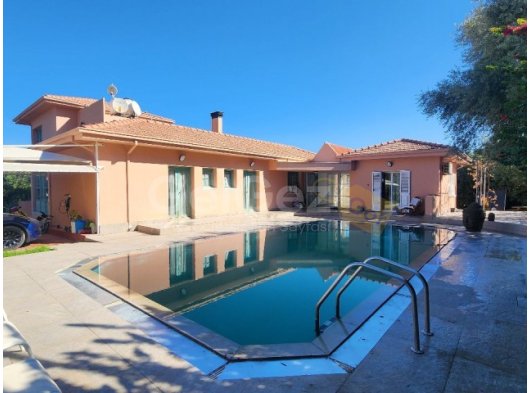 Girne, Ozankoy, satilik ozel havuzlu 4+1 villa + 1+0 yardimci ev, TURK MALI +905428777144 Русский, Türkçe, English