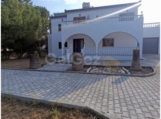 KİRALIK – LÜKS & FERAH 3 YATAK ODALI VİLLA