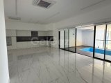GİRNE’DE MODERN 3+1 DAİRE DENİZ MANZARALI DAİREYE ÖZEL HAVUZLU BALKON