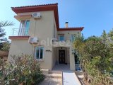 SATILIK – LÜKS SAHİLE YAKIN 4+1 VILLA |