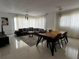 GİRNE MERKEZDE BARIŞ PARK BÖLGESİNDE HAVUZLU SATILIK DAİRE