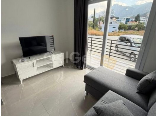 KARAOGLANOGLUNDA YEPYENI KIRALIK 2+1 DAIRE!