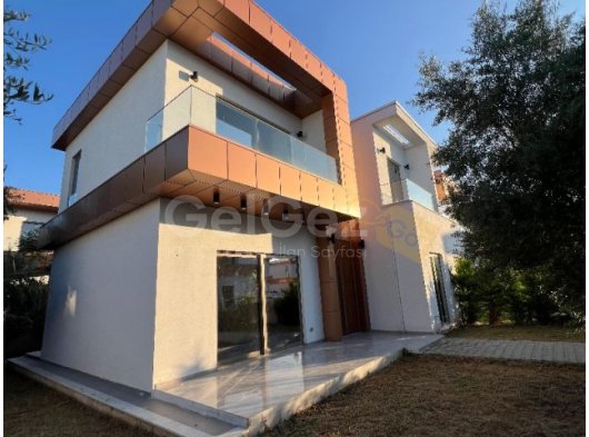 SATILIK İKİZ VİLLA – OZANKÖY / GİRNE LÜKS