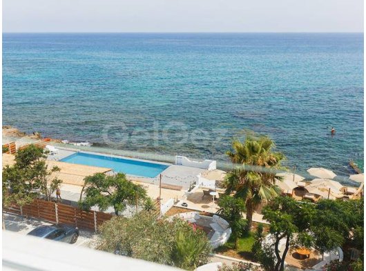 Yepyeni Denize Sıfır Aile Otelimize Hoş Geldiniz! Konforlu Yataklar, Ac Wi-Fi, Tv ve Modern Tasarımlı Banyolara Sahip Stüdyolar ve 1 Yatak Odalı Loftlar. Concep