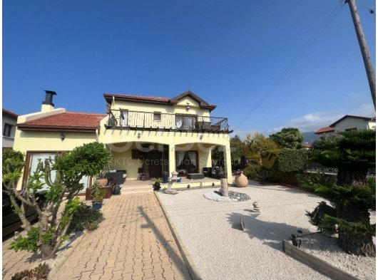 Alsancak’ta denize yakın ve 1 dönüm içinde havuzlu villa