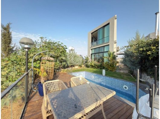 GİRNE ÇATALKÖY BÖLGESİNDE ÖZEL HAVUZ MUHTEŞEM 3+1 KİRALIK VİLLA