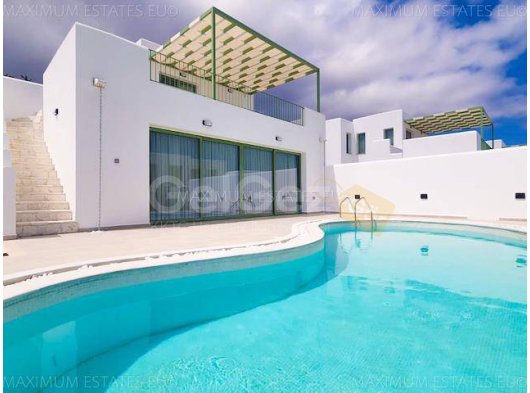 Yepyeni 3+1 Özel Havuzlu Villa – Tam Mobilyalı – Denize Sadece 300M