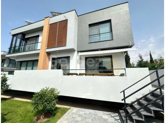 GİRNE ALSANCAK BÖLGESİNDE LÜKS EŞYALI 4+2 KİRALIK VİLLA