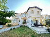 GİRNE ALSANCAK BÖLGESİNDE EŞYASIZ 3+1 KİRALIK VİLLA