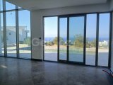 Çatalköy Girne’de Eşsiz Manzaralı 4+1 300m² Havuzlu Lüks Villa