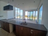 Çatalköy Girne’de Eşsiz Manzaralı 4+1 300m² Havuzlu Lüks Villa