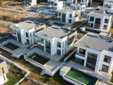 Çatalköy Girne’de Eşsiz Manzaralı 4+1 300m² Havuzlu Lüks Villa