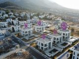 Çatalköy Girne’de Eşsiz Manzaralı 4+1 300m² Havuzlu Lüks Villa