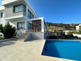 GİRNE ESENTEPE BÖLGESİNDE HAVUZLU LÜX EŞYALI KİRALIK 7+2 VİLLA