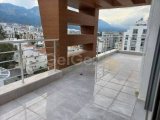 Girne merkezde dağ deniz manzaralı lüx 3+1 penthouse
