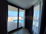 Girne Merkezde Site İçerisinde Lüx Eşyalı 3+1 TRİPLEKS