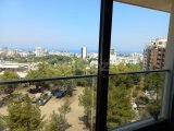 Girne Merkezde Site İçerisinde Lüx Eşyalı 3+1 TRİPLEKS