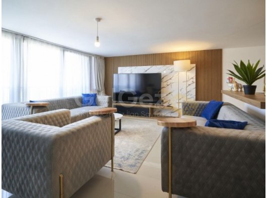 GİRNE MERKEZDE SİTE İÇERİSİNDE LÜX EŞYALI 4+1 TRİPLEKS