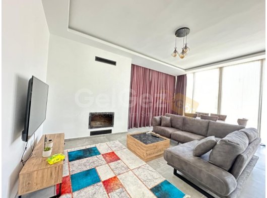 GİRNE KARMİ BOLGESİNDE DENİZ MANZARALI LÜKS 4+1 VİLLA