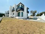 GİRNE OZANKÖY BÖLGESİNDE HAVUZLU SIFIR EŞYALI 3+1 VİLLA
