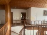 Lefkoşa’da Ticari İzinli 2+3 Katlı Kiralık Villa