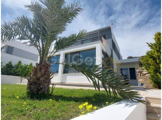 .Denize Sıfır Ultra Modern Site İçerisinde 2 Katlı Villa 4+1