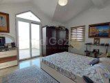 Pürüzsüz 3/4 Yatak Odalı, 3 Banyolu, 11M X 5 M Özel Taşma Havuzlu Villa