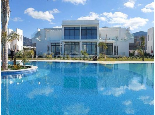 Kuzey Kıbrıs'ta Girne Yakınlarında Deniz Kenarında Yeni 2 Yatak Odalı Daire. Sadece 3 Daire Kalmıştır