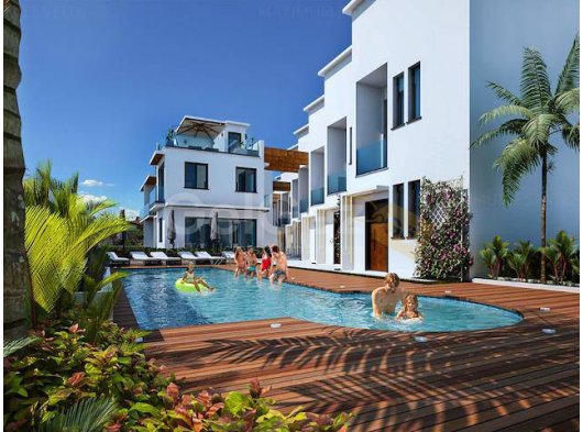 Girne Banliyölerinde Deniz Kenarında Site İçerisinde Satılık 2+1 Villa