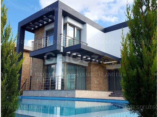 Hayaliniz Kıbrıs'ın Sakin ve Gizli Bir Köşesinde Bir Kaçışsa, Bu 3 Yatak Odalı 3 Banyolu 10 X 5 Yüzme Havuzlu Villa Tam Size Göre.